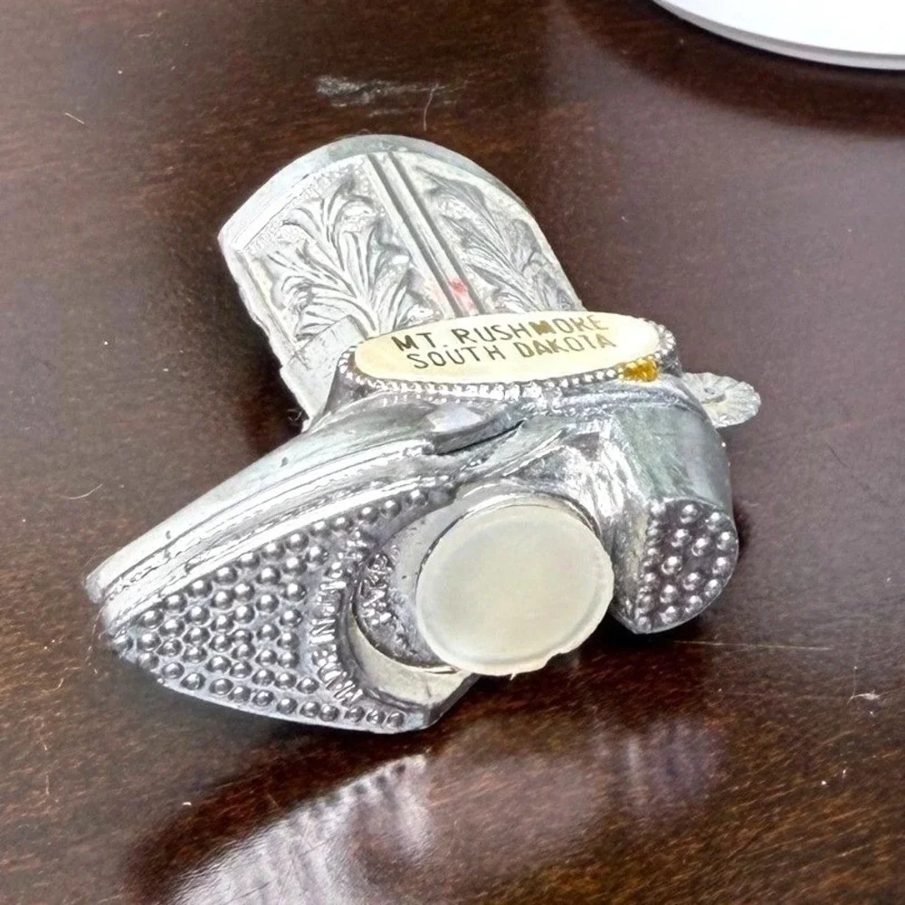 Vintage Mt Rushmore South Dakota Silver Cowboy Boot Salt‎ Pepper Shaker Souvenir